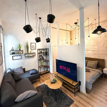Urban Studio With Private Garden Near Andrassy Budapest Eksteriør bilde