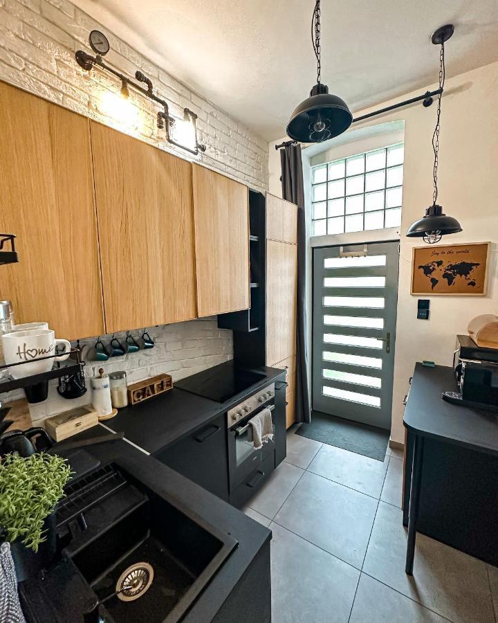 Urban Studio With Private Garden Near Andrassy Budapest Eksteriør bilde